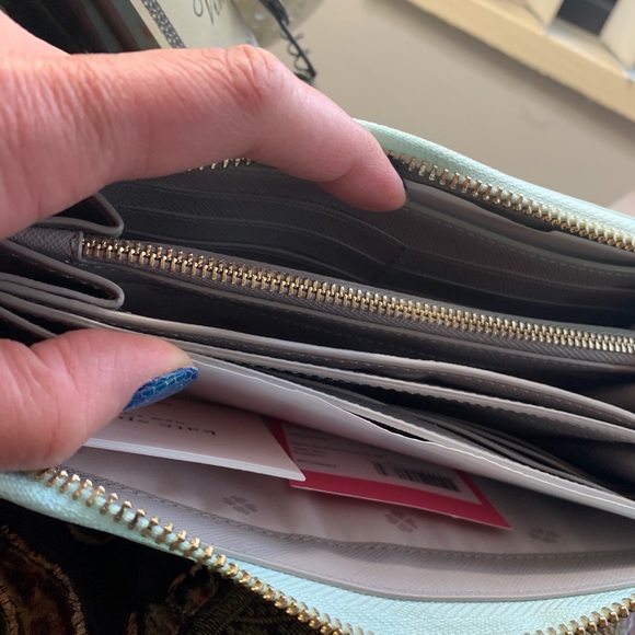 Authentic Kate spade Rock Center print large zip around wallet - Picture 4 of 11